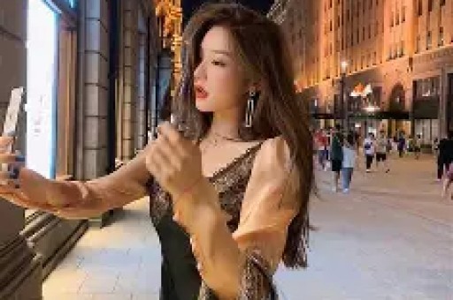 梁朝伟回应离婚风波后刘嘉玲晒躺异性怀中美照春光满面不避嫌